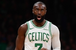 整整十年时光!杰伦·布朗绿军生涯5次入选全明星 24年荣膺FMVP