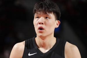 开拓者自媒体:签卡尔森&留罗威的意思很明确 球队对杨瀚森没信心