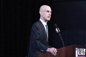 火箭媒体人:最冷清的自由市场首日 绝对跟NBA打击违规接触有关